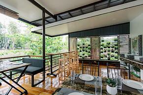 LOBOC RIVERSIDE INN and RESTAURANT