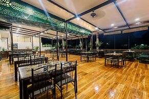 LOBOC RIVERSIDE INN and RESTAURANT