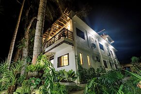 LOBOC RIVERSIDE INN and RESTAURANT