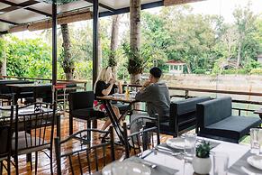 LOBOC RIVERSIDE INN and RESTAURANT