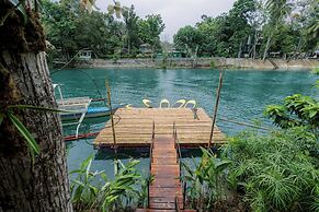 LOBOC RIVERSIDE INN and RESTAURANT