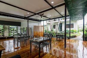 LOBOC RIVERSIDE INN and RESTAURANT