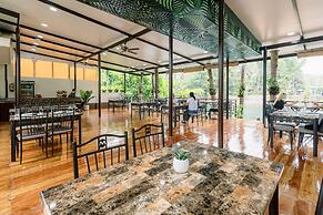 LOBOC RIVERSIDE INN and RESTAURANT