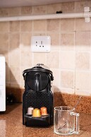 Distinct & Decent 2 BDR Apt. Steps From Nightlife and Airport