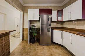 Distinct & Decent 2 BDR Apt. Steps From Nightlife and Airport