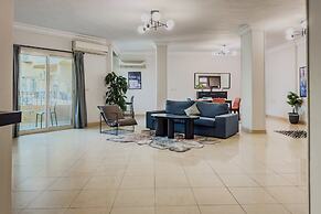 Distinct & Decent 2 BDR Apt. Steps From Nightlife and Airport