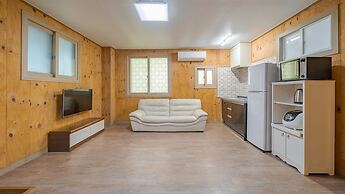 Yeongheungdo Rainbow Ocean View Pension