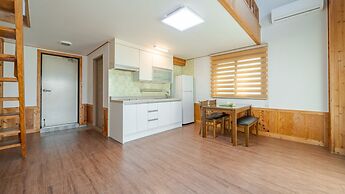 Yeongheungdo Rainbow Ocean View Pension