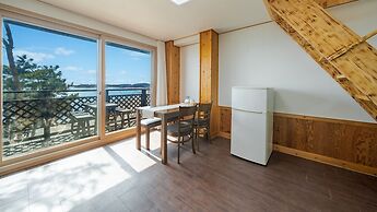 Yeongheungdo Rainbow Ocean View Pension