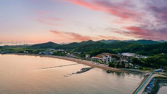 Yeongheungdo Rainbow Ocean View Pension