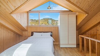 Yeongheungdo Rainbow Ocean View Pension