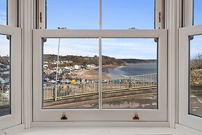 Hill Cottage - Spectacular Sea Views Parking