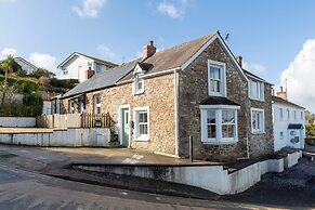 Hill Cottage - Spectacular Sea Views Parking
