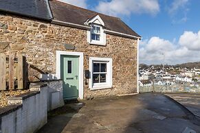 Hill Cottage - Spectacular Sea Views Parking