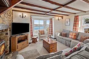 Hill Cottage - Spectacular Sea Views Parking