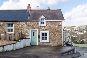 Hill Cottage - Spectacular Sea Views Parking