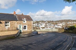 Hill Cottage - Spectacular Sea Views Parking