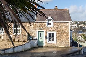 Hill Cottage - Spectacular Sea Views Parking