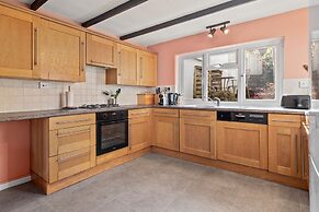 Hill Cottage - Spectacular Sea Views Parking