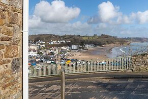 Hill Cottage - Spectacular Sea Views Parking