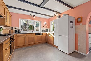 Hill Cottage - Spectacular Sea Views Parking