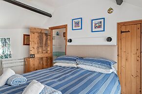 Hill Cottage - Spectacular Sea Views Parking