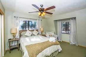 88 Acres Cottage in Big Bear w HotTub