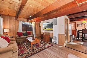 88 Acres Cottage in Big Bear w HotTub