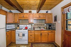 88 Acres Cottage in Big Bear w HotTub