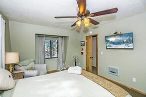 88 Acres Cottage in Big Bear w HotTub