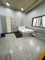 Prakash Paying Guest House