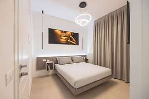 Luxury Station Suite