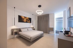 Luxury Station Suite