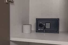 Luxury Station Suite