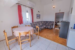 Apartment Miskic 4