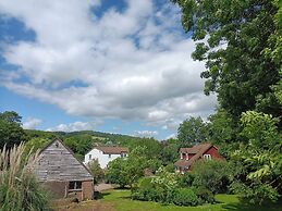 Romantic Chalet- Hot Tub- Games Room-stream-views