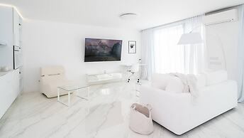 Emirates White Sensation