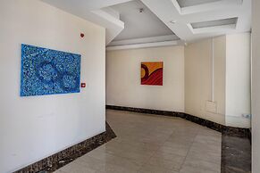 Marathon Beach Apartment With Shared Pool