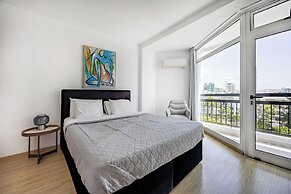 Marathon Beach Apartment With Shared Pool