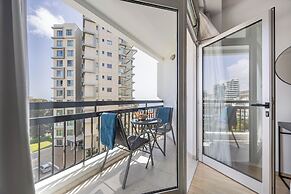 Marathon Beach Apartment With Shared Pool