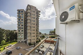 Marathon Beach Apartment With Shared Pool