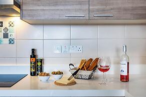 Marathon Beach Apartment With Shared Pool