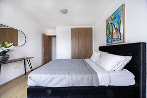 Marathon Beach Apartment With Shared Pool