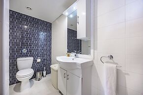 Marathon Beach Apartment With Shared Pool