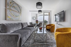 Marathon Beach Apartment With Shared Pool