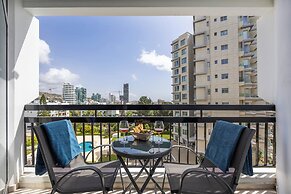 Marathon Beach Apartment With Shared Pool