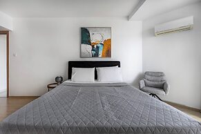 Marathon Beach Apartment With Shared Pool