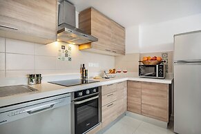 Marathon Beach Apartment With Shared Pool