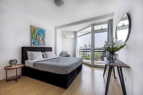 Marathon Beach Apartment With Shared Pool