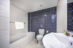 Marathon Beach Apartment With Shared Pool